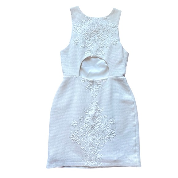Amanda Uprichard NWOT White Shift Dress in White w/ Cut Out Back Size Small - Picture 4 of 14